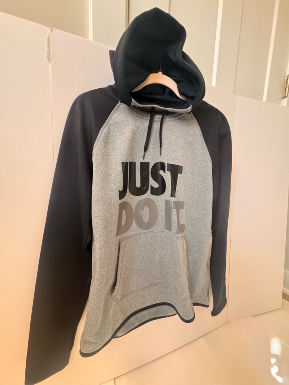 Nike Men’s Gray and Black 'Just Do It' Pullover Hoodie
